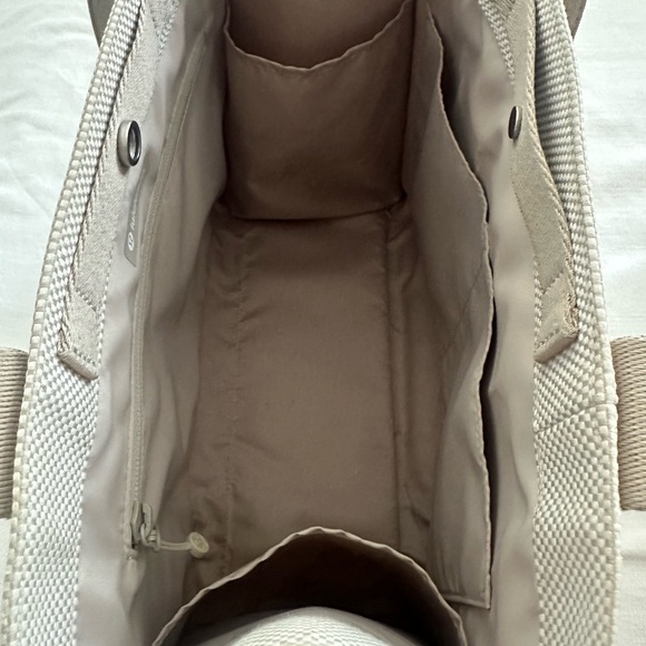 Lululemon Canvas Taupe and Cream Tote Bag 10L - Picture 4 of 9